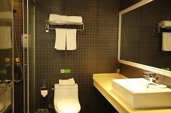 Motel 168 Shanghai Nanhui Huinan Subway Station Exteriör bild